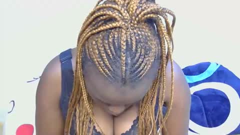 Luciana online show from November 2025 07:59:02 PM