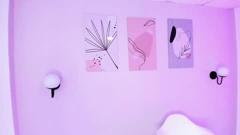 Sofia online show from December 2024 01:40:01 AM