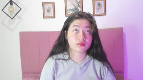 Sofia online show from October 2025 01:38:01 AM