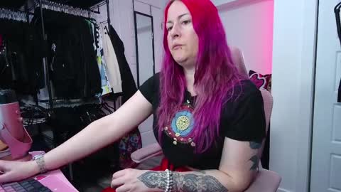 Snapshot of gennyrock chatting on April 2026 06:19:01 PM Genny Rock and online show from April 2026 06:19:01 PM