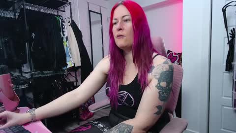 Snapshot of gennyrock chatting on April 2026 05:40:02 PM Genny Rock and online show from April 2026 05:40:02 PM