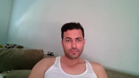 Snapshot of genteldevil chatting on April 2026 02:21:01 PM genteldevil online show from April 2026 02:21:01 PM