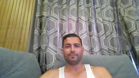 Snapshot of genteldevil chatting on June 2026 04:00:02 PM genteldevil online show from June 2026 04:00:02 PM