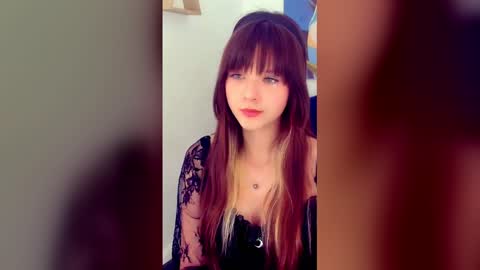 Snapshot of gentltease chatting on April 2026 07:42:01 PM Alice online show from April 2026 07:42:01 PM