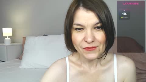 Elena online show from October 2025 08:01:01 AM
