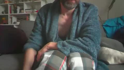 Snapshot of geon2xx chatting on September 2025 06:25:02 AM Geon online show from September 2025 06:25:02 AM