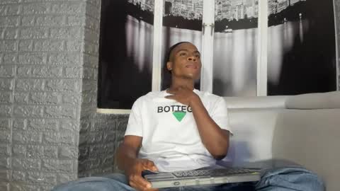 Snapshot of george_lancee chatting on October 2025 03:52:02 AM G E O R G E online show from October 2025 03:52:02 AM