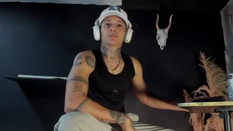 independent model online show from March 2026 01:42:01 AM