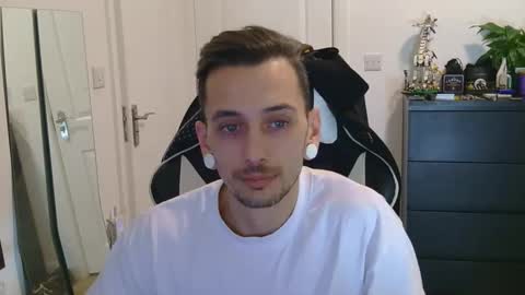 Snapshot of georgek0011 chatting on November 2025 10:10:02 PM georgek0011 online show from November 2025 10:10:02 PM