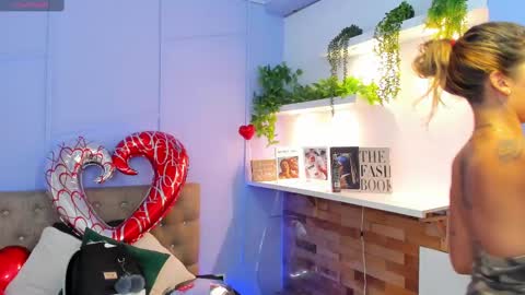 Snapshot of georgina_coule chatting on February 2025 12:16:02 PM Georgina Coule online show from February 2025 12:16:02 PM