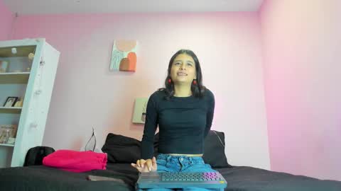 GEORGINA FERRI online show from October 2025 05:10:02 PM