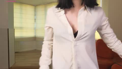 My name is Kelly online show from October 2025 03:15:02 AM