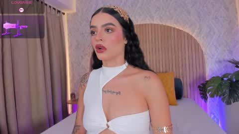 Kendal  online show from October 2025 03:02:02 PM