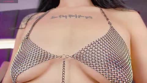 Kendal  online show from December 2025 11:46:02 PM