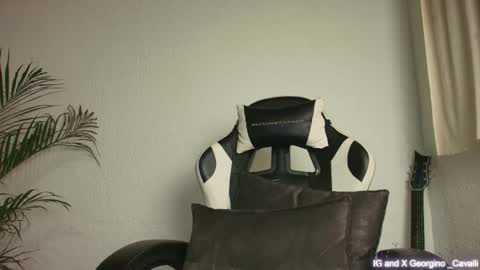 Snapshot of georgino_cavalli chatting on October 2025 05:58:02 AM Peter Mike online show from October 2025 05:58:02 AM