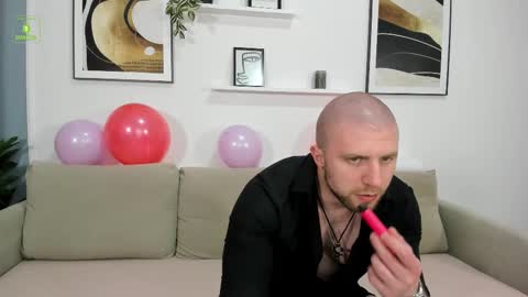 Snapshot of gerard_finbar chatting on February 2025 10:07:01 AM Gerard Finbar online show from February 2025 10:07:01 AM