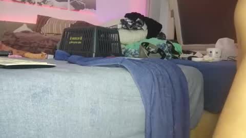 A  A online show from January 2025 01:54:01 AM