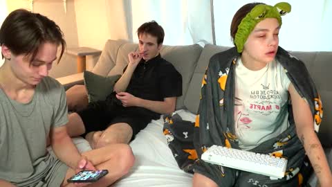 Jean and Isa couple Van online show from February 2025 05:12:02 AM