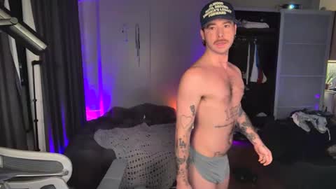 Snapshot of getoffwithtrent chatting on September 2025 07:46:02 AM getoffwithtrent online show from September 2025 07:46:02 AM