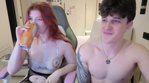 Ester and Ri online show from May 2026 09:49:02 PM