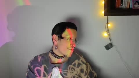 Snapshot of gh0st_pussy chatting on May 2026 07:17:01 AM Ghost Bussy online show from May 2026 07:17:01 AM