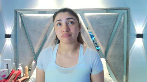 Danna Astrom online show from October 2025 09:01:01 PM