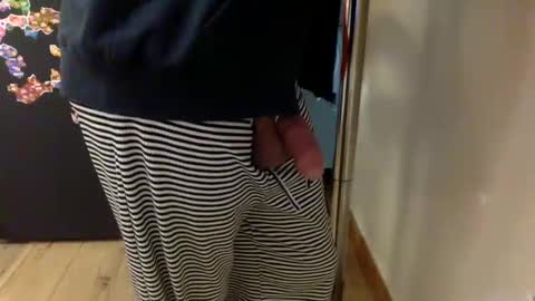 Snapshot of ghets2083 chatting on April 2026 05:55:01 PM ghets2083 online show from April 2026 05:55:01 PM