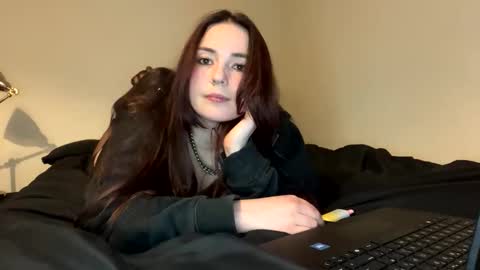 Snapshot of ghostpetal chatting on April 2026 01:48:01 AM ghostpetal online show from April 2026 01:48:01 AM