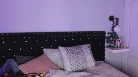 Snapshot of ghosty_doll chatting on December 2025 08:26:02 PM Allison online show from December 2025 08:26:02 PM