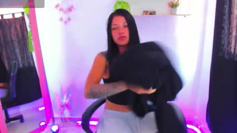 giaaaa   online show from January 2026 02:08:02 PM