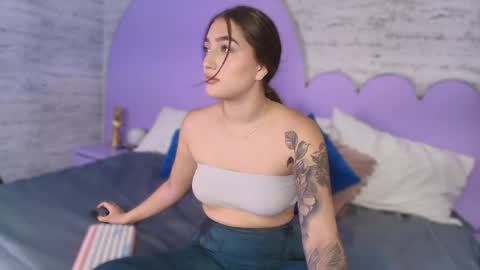 Snapshot of giaa_ross chatting on April 2026 07:37:01 PM Gia online show from April 2026 07:37:01 PM
