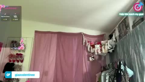 Snapshot of giaavalentinee chatting on March 2026 05:30:01 PM Gia online show from March 2026 05:30:01 PM