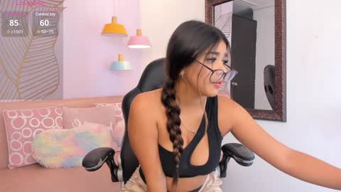 Snapshot of giafu chatting on January 2025 12:06:02 PM Gia online show from January 2025 12:06:02 PM