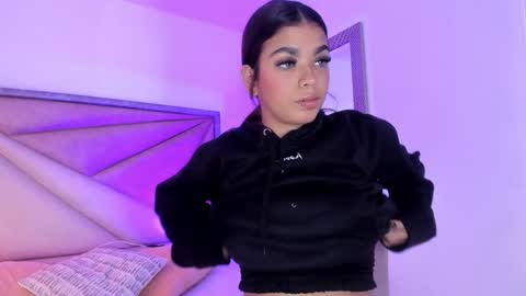 Snapshot of giafu chatting on October 2025 06:45:02 PM Gia online show from October 2025 06:45:02 PM