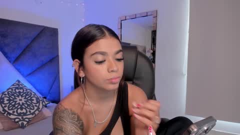 Gia  online show from January 2026 06:12:02 PM