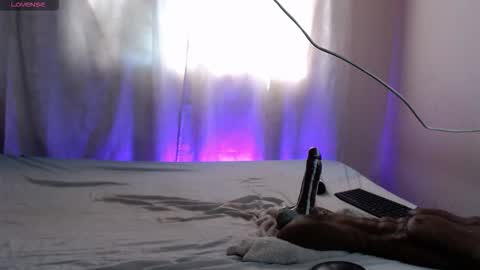 Snapshot of giagh_ chatting on November 2025 01:44:02 PM Gia online show from November 2025 01:44:02 PM