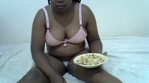 Snapshot of giannah01 chatting on February 2025 07:55:01 AM Giannah online show from February 2025 07:55:01 AM