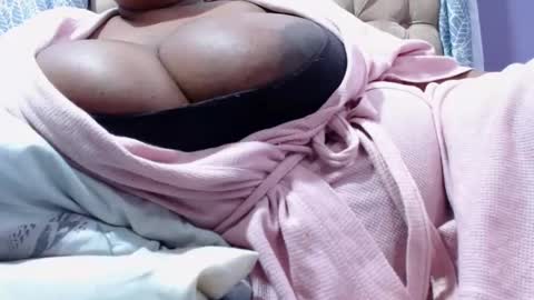 gianttitts online show from February 2025 07:33:02 AM