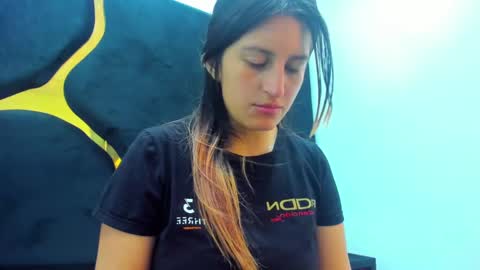 GiaRoussel online show from February 2025 01:39:01 PM