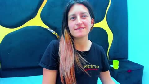 GiaRoussel online show from February 2025 05:15:02 PM