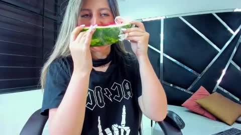 GiaRoussel online show from September 2025 04:12:01 PM