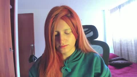 Snapshot of giaroussel chatting on April 2026 04:20:01 PM GiaRoussel online show from April 2026 04:20:01 PM
