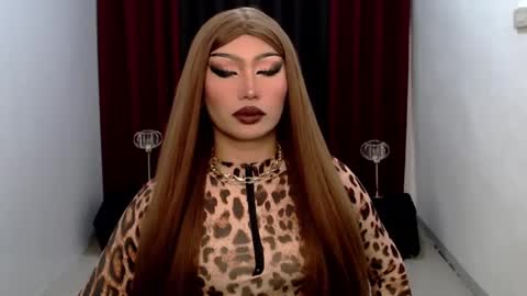 Snapshot of giaxxx01 chatting on January 2025 04:43:01 AM Gia X online show from January 2025 04:43:01 AM