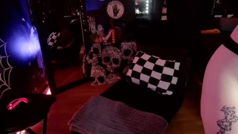 Snapshot of gigglemethis22 chatting on December 2024 06:49:01 PM Giggles online show from December 2024 06:49:01 PM