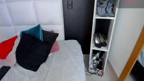 Snapshot of gigi_duran chatting on April 2026 04:21:02 AM Gigi online show from April 2026 04:21:02 AM