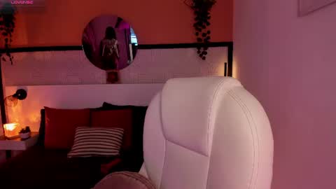 Snapshot of gigi_strawberry chatting on June 2026 07:22:02 AM GIGI online show from June 2026 07:22:02 AM