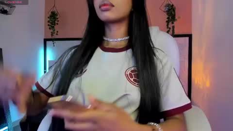 Snapshot of gigi_strawberry chatting on June 2026 05:13:02 AM GIGI online show from June 2026 05:13:02 AM