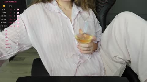 Snapshot of gigihadd chatting on December 2024 07:00:02 PM gigihadd online show from December 2024 07:00:02 PM