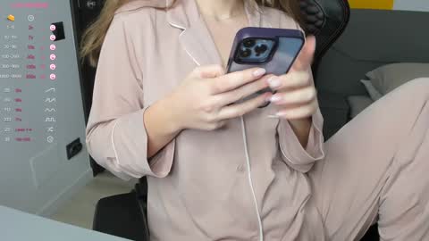 Snapshot of gigihadd chatting on December 2024 05:40:02 PM gigihadd online show from December 2024 05:40:02 PM