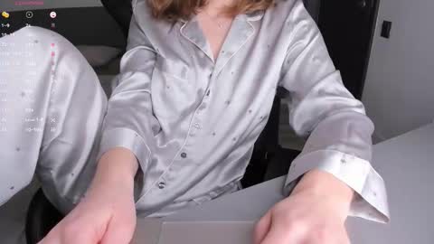 gigihadd online show from February 2026 04:49:02 PM